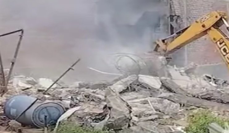 Lucknow: Illegal firecracker factory explodes in house, kills 7, injures several
