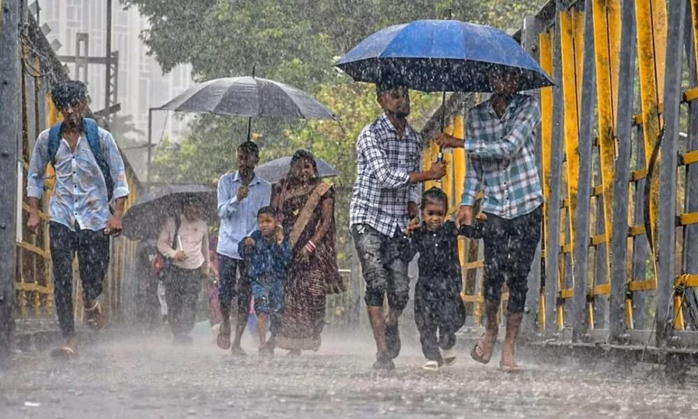 UP Weather: Alert of heavy rain in the state from 13 to 15 August, new system is forming in the Bay of Bengal
