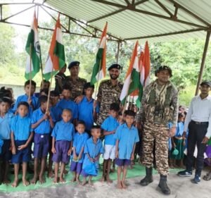  Chhattisgarh: For the first time after independence, the tricolor was hoisted in 29 villages of Bastar