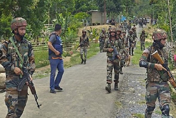 Militants attack Assam Rifles convoy, two soldiers martyred