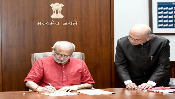 CP Radhakrishnan took oath as Vice President, former Vice President Dhankhar was also present at the ceremony