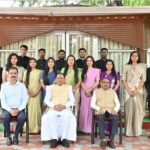 Chhattisgarh: राप्रसे के प्रशिक्षु अधिकारियों ने की CM से सौजन्य मुलाकात, मुख्यमंत्री बोले-प्रशासन के साथ-साथ प्रबुद्ध नागरिक के रूप में समाज की भी करें चिंता Chhattisgarh: Trainee officers of RPSC paid a courtesy call on the Chief Minister, who said that apart from the administration, they should also worry about the society as enlightened citizens