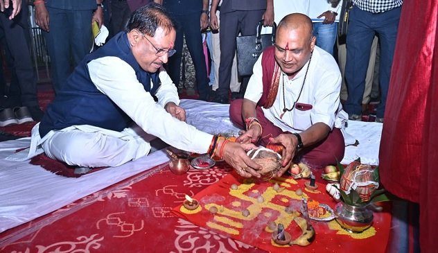 Dhamtari: CM Sai laid the foundation stone and inaugurated 77 development works, gifting development works worth Rs 245.80 crore