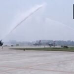 Mig 21: भारतीय वायुसेना से हुई MIG-21 की विदाई, रक्षा मंत्री बोले- मिग 21 हमारे फैमिली मेंबर की तरह है Mig 21: The MiG-21 bids farewell to the Indian Air Force, with the Defense Minister saying, "The MiG-21 is like a family member."