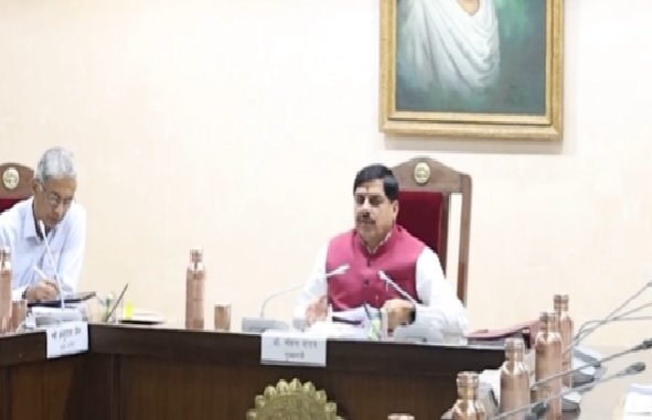 MP News: Cabinet approves operation of helicopter service on PPP mode, 354 posts of doctors will be recruited
