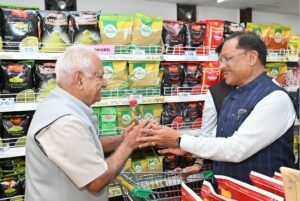 Chhattisgarh: When the Chief Minister himself became a customer, he took advantage of the GST rate cut by shopping for household items
