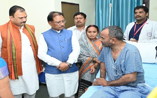 Chhattisgarh: CM Sai welcomes Vishambhar Yadav admitted to AIIMS Raipur, financial assistance of Rs 5-5 lakh for treatment