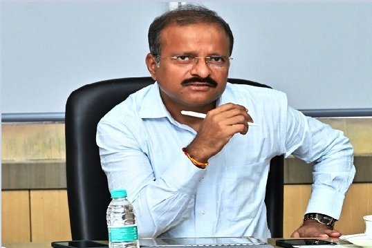 Chhattisgarh: Chief Secretary of the Chief Minister reviewed the development works in Naxal-affected districts