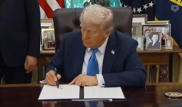 H1-B Visa: America will charge $100,000 annually for H-1B visa, making it difficult for Indian professionals