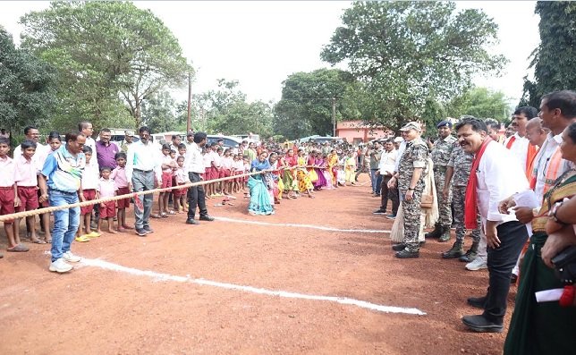 Chhattisgarh: Deputy CM Vijay Sharma inaugurated the Bastar Olympics 2025, the competition will be held in three phases