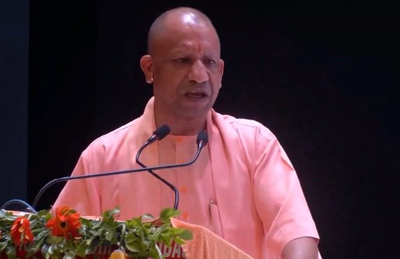 UP News: 'Throne can be inherited, but not intelligence', CM Yogi takes a dig at former CM Akhilesh