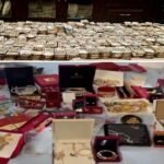 Chandigarh: पंजाब पुलिस के DIG भुल्लर की कोठी से 7.5 करोड़ कैश, ढाई KG सोना; फार्म हाउस से मिली महंगी शराब; CBI कोर्ट ने भेजा जेल Chandigarh: 7.5 crore rupees in cash and 2.5 kg of gold recovered from Punjab Police DIG Bhullar's residence; expensive liquor recovered from farmhouse; CBI court sends him to jail