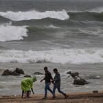 UP News: साइक्लोन मोंथा के चलते 17 जिलों में भारी बारिश की चेतावनी, अगले दो दिनों के लिए अलर्ट UP News: Due to Cyclone Montha, heavy rain warning has been issued in 17 districts, alert for the next two days