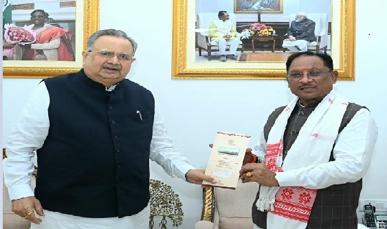Chhattisgarh: Assembly Speaker Dr. Raman Singh invited Chief Minister Sai to attend the inauguration ceremony of the new Assembly building