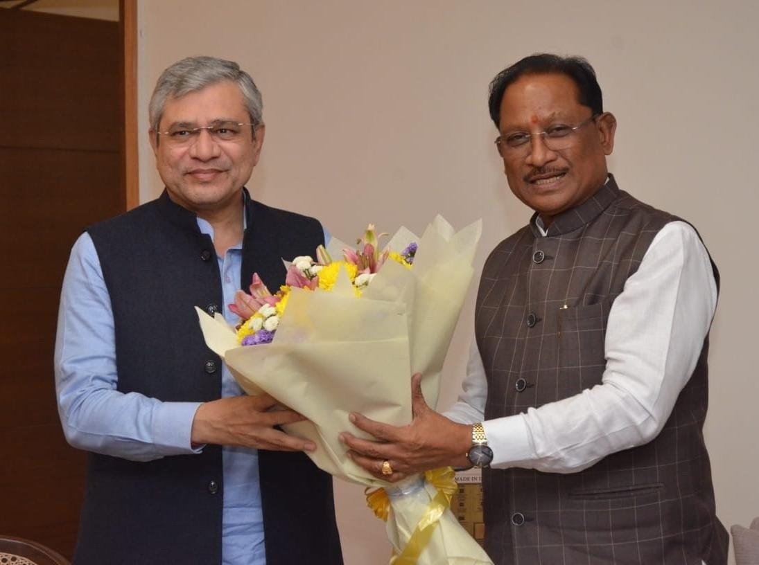 New Delhi: Chief Minister Sai paid a courtesy call to the Union Railway Minister, detailed discussions were held on new projects