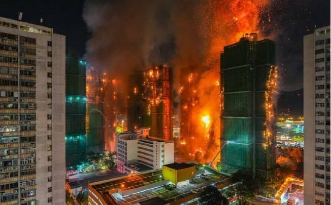 Hong Kong fire: A massive fire broke out in residential buildings in Hong Kong, so far 55 people died, 279 people missing