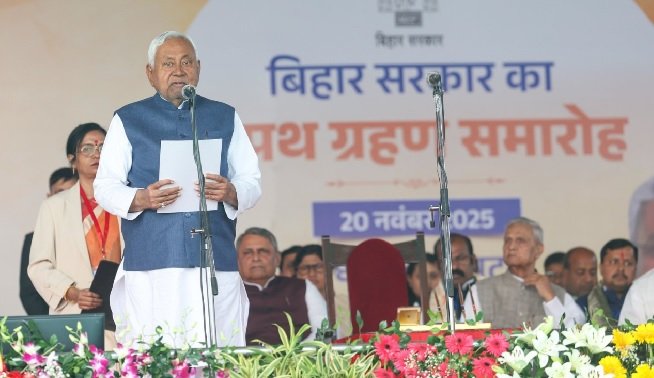 Bihar: Nitish Kumar takes oath as Chief Minister of Bihar for the 10th time, 26 ministers also take oath