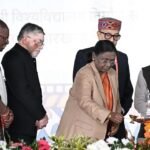 Chhattisgarh: झारखंड में आयोजित ‘कार्तिक जतरा’ कार्यक्रम में राष्ट्रपति मुर्मू ने की 'जशक्राफ्ट' की सराहना, मुख्यमंत्री साय ने जताया आभार Chhattisgarh: President Murmu praised 'Jashcraft' at the 'Kartik Jatra' event held in Jharkhand, and Chief Minister Sai expressed his gratitude