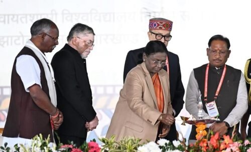 Chhattisgarh: President Murmu praised 'Jashcraft' at the 'Kartik Jatra' event held in Jharkhand, and Chief Minister Sai expressed his gratitude