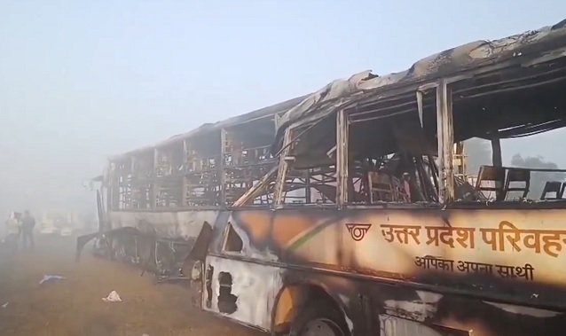 Mathura: 7 buses and 3 cars collided on Yamuna Expressway, 13 burnt alive in the fire in the vehicles, more than 100 injured