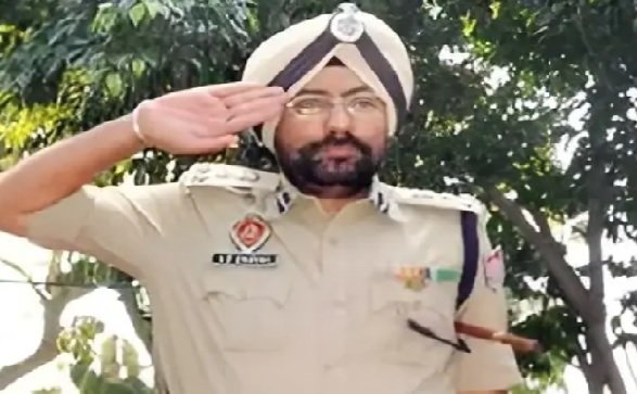 Punjab: Former IG Amar Singh Chahal shot himself; his condition is critical. His suicide note mentions online fraud