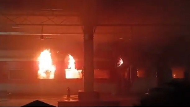 Train Fire: One person died and two AC coaches were gutted in a fire on the Tatanagar-Ernakulam Express; the incident occurred in Andhra Pradesh