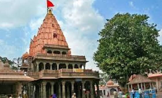 MP News: Ujjain's Shri Mahakaleshwar Temple received offerings worth over 1 billion rupees in a year, along with jewelry worth more than 130 million rupees