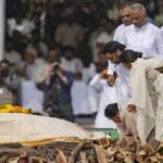 Ajit Pawar's last rites performed in Baramati, sons lit the funeral pyre; Maharashtra observes three days of state mourning