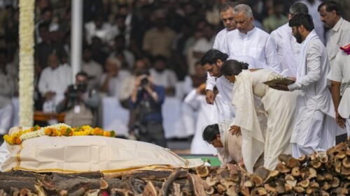 Ajit Pawar's last rites performed in Baramati, sons lit the funeral pyre; Maharashtra observes three days of state mourning