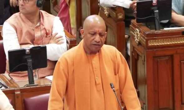 UP News: Yogi roared in the assembly on the Shankaracharya controversy, said- not everyone can write Shankaracharya, the law is equal for everyone
