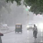 MP Weather: मध्य प्रदेश में बारिश-आंधी का अलर्ट, 15 जिलों के लिये तेज बरसात, गरज-चमक और बिजली गिरने के आसार MP Weather Alert, MP Rain Forecast 2026, Gwalior Chambal Weather, Thunderstorm Alert MP