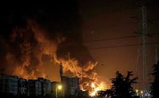 Iran Israel war, Israel attack on Iran oil tanks, Donald Trump statement Iran,Middle East conflict, Hormuz Strait tension,Iran oil depot attack