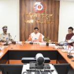 MP News: त्योहारों से पहले हाईअलर्ट, भोपाल कंट्रोल रूम से सीएम की सख्त चेतावनी, ‘कानून-व्यवस्था पर कोई समझौता नहीं’ Mohan Yadav Meeting, MP Law and Order Review, Holi Security MP, Ramadan Security Arrangements, Bhopal Police Control Room Meeting, Madhya Pradesh Festival Alert