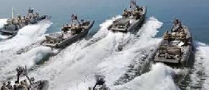 Hormuz Strait blockade, Trump Iran warning, US navy action, global oil route tension, Iran US conflict