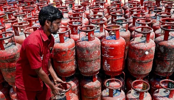 Chhattisgarh LPG booking news, LPG supply normal India, gas cylinder booking update, Reena Kangale statement, LPG shortage update India, fuel supply news