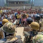 UP News: नोएडा में सैलरी को लेकर बवाल, पथराव के बाद सख्ती; सरकार ने बढ़ाई मजदूरी, 300 से ज्यादा गिरफ्तार noida protest, salary hike up, workers protest noida, minimum wage increase up, noida violence, police action noida, up government decision, labour protest india