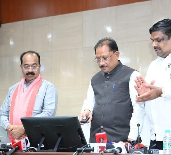 प्रयास विद्यालय, CG बोर्ड रिजल्ट 2026, दीपांशी टॉपर, छत्तीसगढ़ बोर्ड परीक्षा, प्रयास आवासीय विद्यालय, CGBSE मेरिट लिस्ट, विष्णु देव साय, रामविचार नेताम, रायपुर न्यूज, शिक्षा समाचार