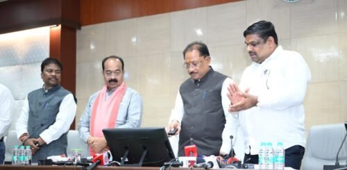 प्रयास विद्यालय, CG बोर्ड रिजल्ट 2026, दीपांशी टॉपर, छत्तीसगढ़ बोर्ड परीक्षा, प्रयास आवासीय विद्यालय, CGBSE मेरिट लिस्ट, विष्णु देव साय, रामविचार नेताम, रायपुर न्यूज, शिक्षा समाचार