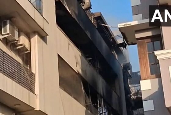 दिल्ली आग हादसा, विवेक विहार आग, दिल्ली बिल्डिंग फायर, शाहदरा आग, शॉर्ट सर्किट हादसा, गाजियाबाद अपार्टमेंट आग, दिल्ली न्यूज, Fire in Delhi, Vivek Vihar Fire, Ghaziabad Fire Incident