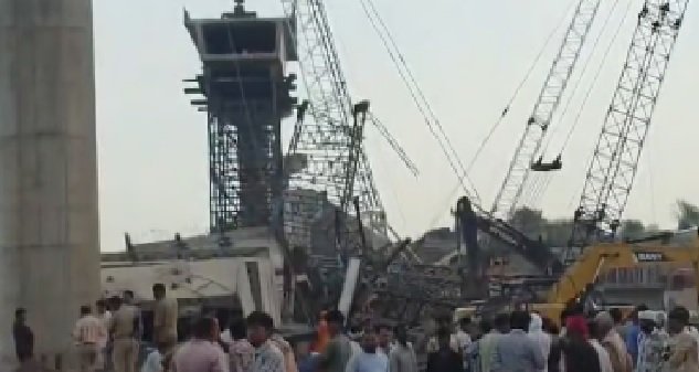 Hamirpur bridge collapse, Betwa river bridge accident, Uttar Pradesh bridge accident, Hamirpur news, labourers death bridge collapse, SDRF rescue, under construction bridge accident, UP bridge corporation, bridge slab collapse, हमीरपुर पुल हादसा