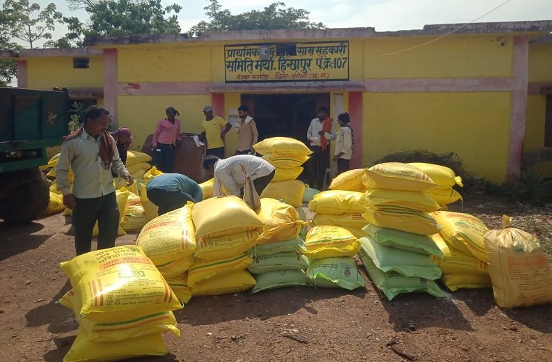 छत्तीसगढ़ खाद स्टॉक, खरीफ 2026, उर्वरक वितरण, यूरिया उपलब्धता, DAP खाद, नैनो यूरिया, नैनो DAP, विष्णु देव साय, रामविचार नेताम, Chhattisgarh Fertilizer News