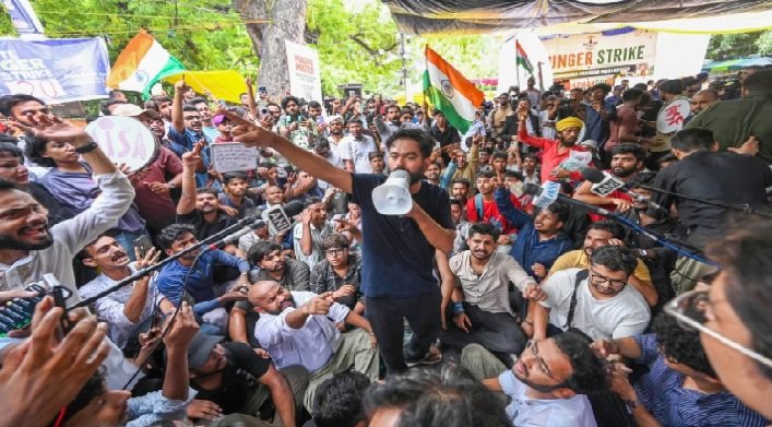 CJP प्रदर्शन, जंतर मंतर, दिल्ली प्रदर्शन, संसद मार्च, दिल्ली पुलिस, 10 FIR, सोनम वांगचुक, जेपी नड्डा, CRPF, RAF, संसद मानसून सत्र, दिल्ली सुरक्षा, Breaking News, Delhi News