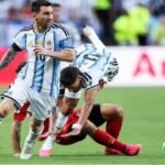 FIFA World Cup 2026: मेसी का जादू, अर्जेंटीना लगातार दूसरी बार वर्ल्ड कप फाइनल में, इंग्लैंड को 2-1 से हराया, आखिरी 7 मिनट में पलटा मैच अर्जेंटीना, इंग्लैंड, लियोनेल मेसी, FIFA World Cup 2026, वर्ल्ड कप सेमीफाइनल, एंजो फर्नांडेज, लॉटारो मार्टिनेज, एंथनी गॉर्डन, स्पेन, वर्ल्ड कप फाइनल, फुटबॉल न्यूज, Sports News
