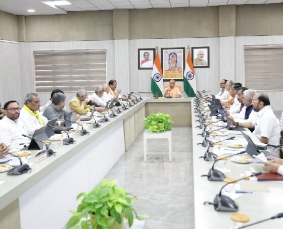 यूपी कैबिनेट, योगी आदित्यनाथ, प्रयागराज सोनभद्र एक्सप्रेसवे, विंध्य पूर्वांचल एक्सप्रेसवे, रानी लक्ष्मीबाई स्कूटी योजना, उत्तर प्रदेश, यूपी सरकार, कैबिनेट बैठक, मानसून सत्र, योगेंद्र उपाध्याय, UP News, Yogi Cabinet Decisions