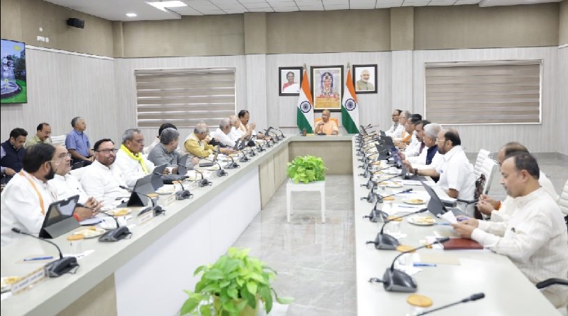 यूपी कैबिनेट, योगी आदित्यनाथ, प्रयागराज सोनभद्र एक्सप्रेसवे, विंध्य पूर्वांचल एक्सप्रेसवे, रानी लक्ष्मीबाई स्कूटी योजना, उत्तर प्रदेश, यूपी सरकार, कैबिनेट बैठक, मानसून सत्र, योगेंद्र उपाध्याय, UP News, Yogi Cabinet Decisions
