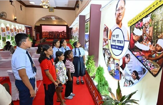 रायपुर छायाचित्र प्रदर्शनी, वंदे मातरम् 150 वर्ष, स्वतंत्रता संग्राम सेनानी, टाउन हॉल रायपुर, छत्तीसगढ़ स्वतंत्रता दिवस, जनसंपर्क विभाग छत्तीसगढ़, फोटो प्रदर्शनी रायपुर, छत्तीसगढ़ विकास यात्रा, AI डिजिटल फोटो