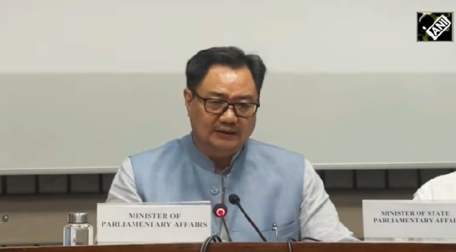 संसद मानसून सत्र, मानसून सत्र समाप्त, किरेन रिजिजू, लोकसभा उत्पादकता, राज्यसभा उत्पादकता, लोकसभा 19 फीसदी, राज्यसभा 39 फीसदी, संसद में हंगामा, विपक्ष, 12 विधेयक पारित, लोक परीक्षा संशोधन विधेयक 2026, पेपर लीक कानून, Parliament Monsoon Session, Kiren Rijiju, Lok Sabha, Rajya Sabha, Parliament News