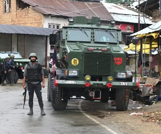 कुलगाम आतंकी हमला, Kulgam Terror Attack, Kashmir Terror Attack, Chhattisgarh Workers, दीपक रात्रे, भूपेंद्र, प्रवासी मजदूर, Kashmir News, Terror Attack News, Breaking News, Khabri Taau