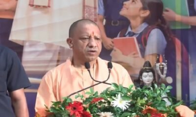 योगी आदित्यनाथ, एक भारत श्रेष्ठ भारत, Yogi Adityanath, Yogi News, लखनऊ योगी बयान, शिक्षक गरिमा कार्यशाला, गायत्री परिवार, जातीय खेमे