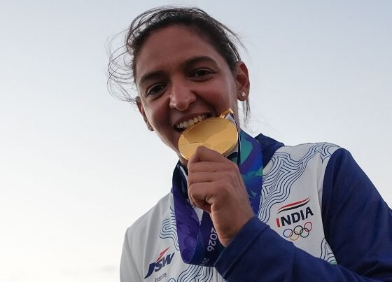 हरमनप्रीत कौर, Harmanpreet Kaur, Harmanpreet Kaur captaincy, भारतीय महिला क्रिकेट टीम, स्मृति मंधाना, India Women Cricket Team, Harmanpreet Kaur retirement, Women Cricket